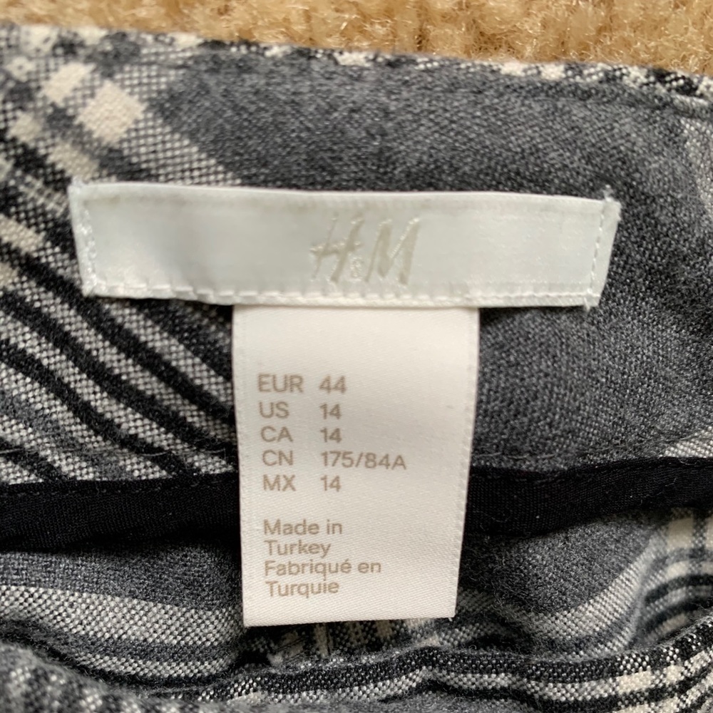 H&M WMNS plaid dress pants. Plus Sz 14.